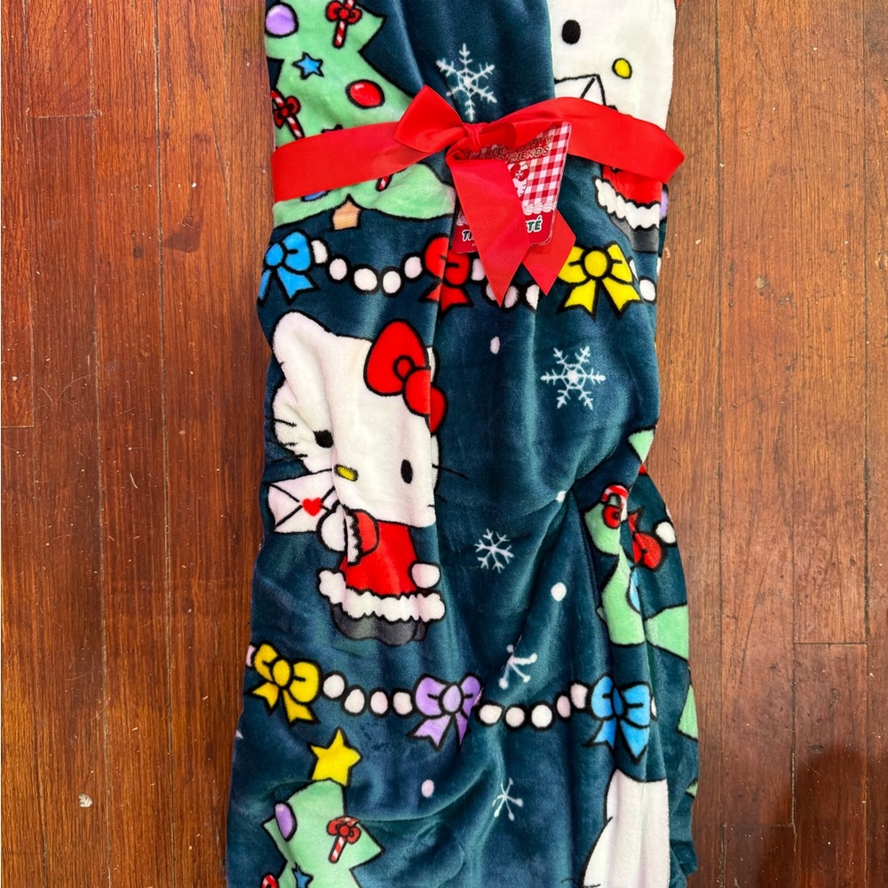Hello kitty green Christmas throw